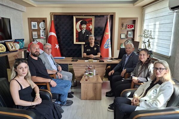Mazbatalarını alarak görevlerine resmen başlayan CHP Gemlik İlçe Başkanı Servet