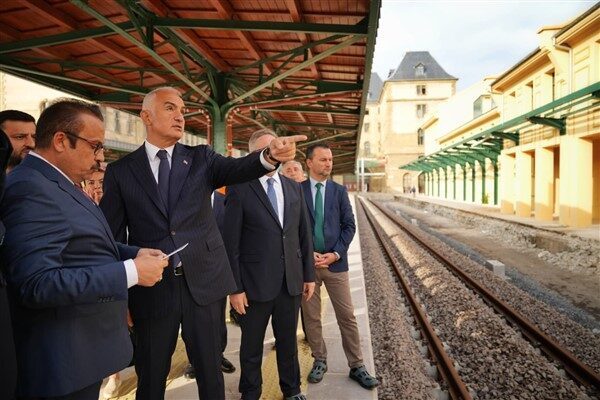Kültür ve Turizm Bakanı Mehmet Nuri Ersoy, açıklamasında Haydarpaşa Garı'nın tren