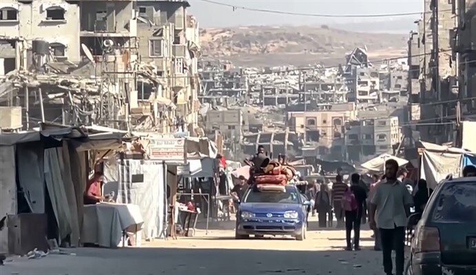 On binlerce, hatta yüz binlerce kişi, yoğun İsrail saldırılarından kaçmak