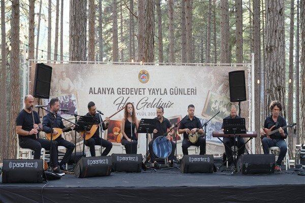 Program, Belediye Kültür ve Sosyal İşler Müdürlüğü’nün arşivinden oluşan Siyah