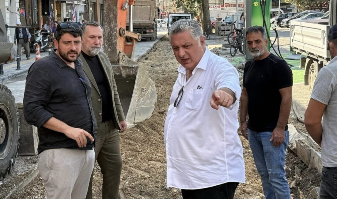Yalova Belediye Başkanı Mehmet Gürel, Süleymanbey Mahallesi İstiklal Caddesi üzerinde