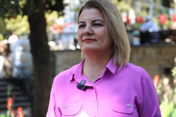 İzmit Belediye Başkanı Fatma Kaplan Hürriyet, Fevziye Camii yanındaki tuvaletlerin
