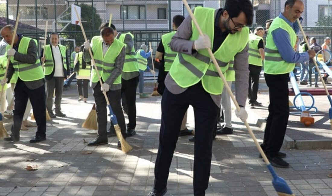 İnegöl Belediyesi, 20 Eylül Dünya Temizlik Günü’nde topyekûn bir temizlik