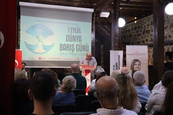 İzmit Belediyesi ve Aydili Sanat Derneği’nin ortak organizasyonuyla 1 Eylül