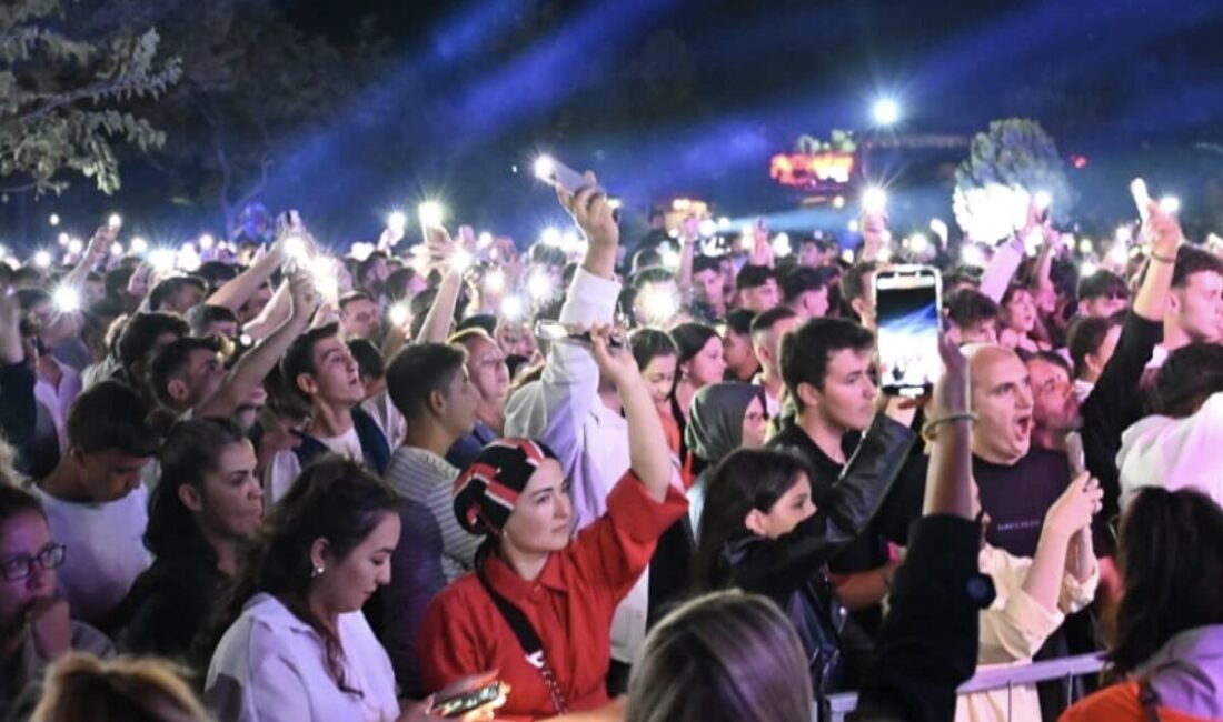 Karacabey’in düşman işgalinden kurtuluşunun 103. yılı, Atatürk Kültür Parkı’nda düzenlenen