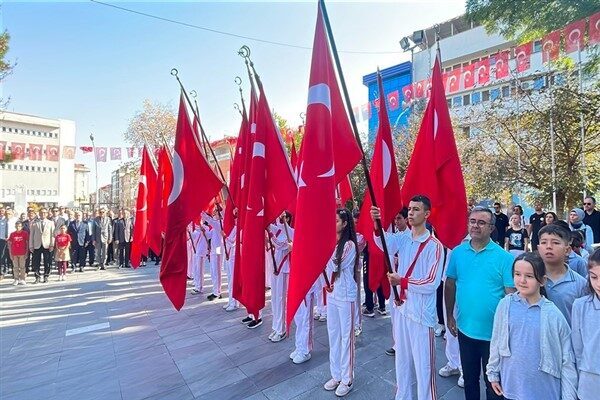 Kutlama programına, Karaman Valisi Mehmet Fatih Çiçekli, Karaman Belediye Başkanı