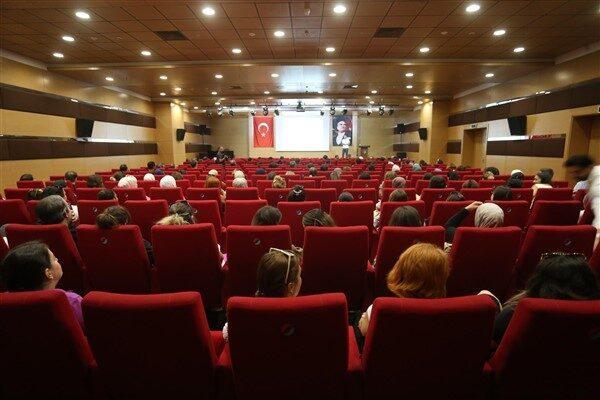Belediyenin bünyesinde hizmet veren Nasrettin Hoca Kreş ve Gündüz Bakım