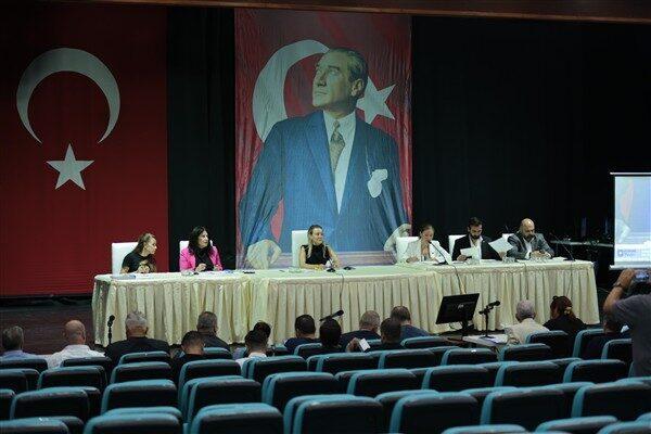 Konak Belediyesi’nin, Dünya Barış Günü’nün de kutlandığı eylül ayı meclis
