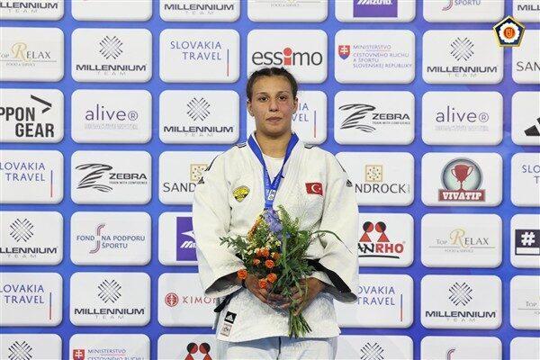 Slovakya’nın Bratislava kentinde düzenlenen Avrupa Gençler Judo Şampiyonası’nda Konya Büyükşehir