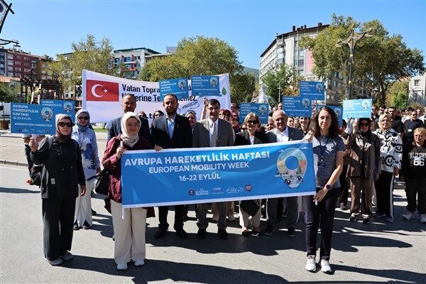 Düzenlenen etkinliğe TEMA Vakfı ve sivil toplum kuruluşları temsilcileri, başkan