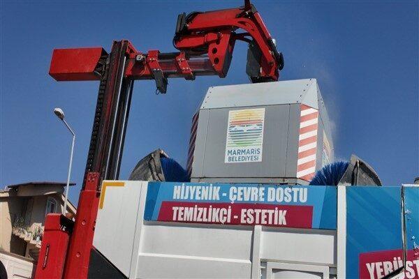 Marmaris’te rutin çalışmalarını sürdüren temizlik ekipleri, ilçenin genel temizlik faaliyetlerinin