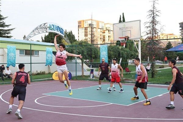 TOFAŞ Spor Kulübü iş birliğinde Podyum Park’ta gerçekleştirilen turnuvaya 18