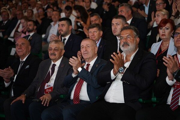 Zafer Partisi Genel Başkanı Prof. Dr. Özdağ, partisinin 3. Olağanüstü