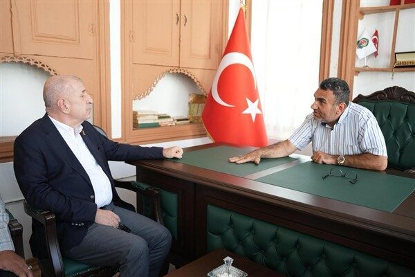 Zafer Partisi Genel Başkanı Prof. Dr. Ümit Özdağ, Başkanlık Divanı
