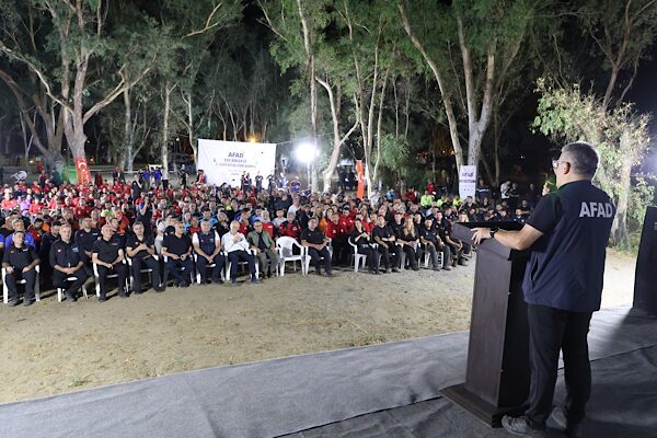 19-21 Eylül 2025 tarihlerinde Pamucak Sahili’nde gerçekleştirilen kamp, Ege Bölgesi’ndeki