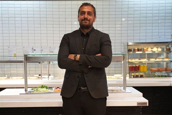 Modern iş dünyasında hız ve rekabet, çalışanların beslenme alışkanlıklarını köklü