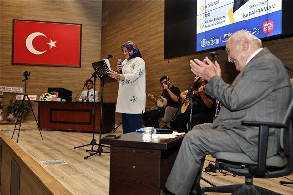 Kütahya Belediyesi Konferans Salonu’nda gerçekleşen etkinliğe; Belediye Başkan Yardımcıları Haşim