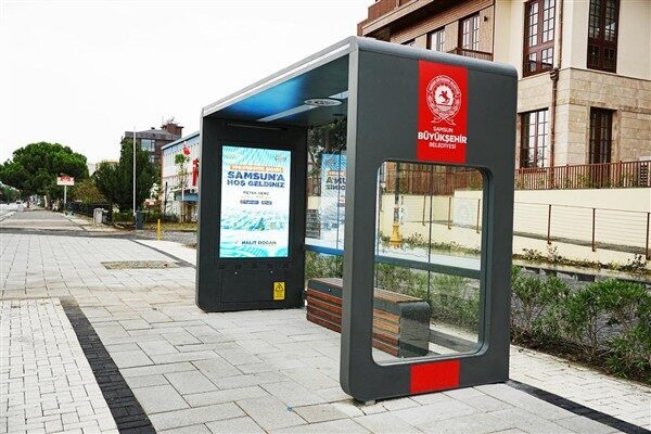 İlk etapta 5 noktada yeni nesil durakların kurulumu gerçekleştirildi. Toplamda