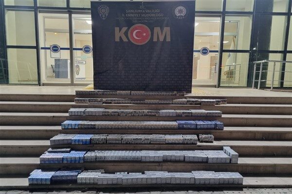 Operasyonlarda;14 bin 800 paket gümrük kaçağı sigara,1.054 adet elektronik sigara,1.060