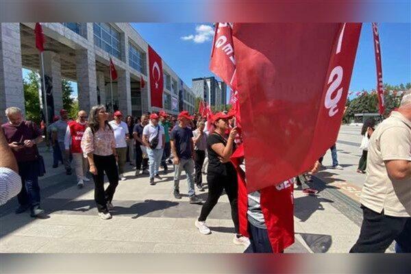 Nilüfer Belediyesi’nde çalışan sendika üyesi işçiler, şubat, mart ve nisan