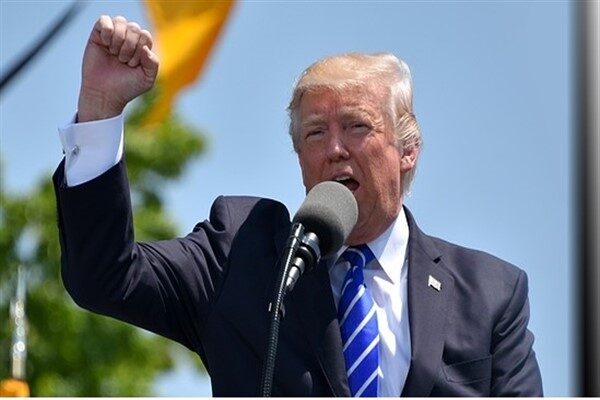 Başkan Donald Trump, Cumartesi günü Başsavcı Pam Bondi'ye açıkça sitem