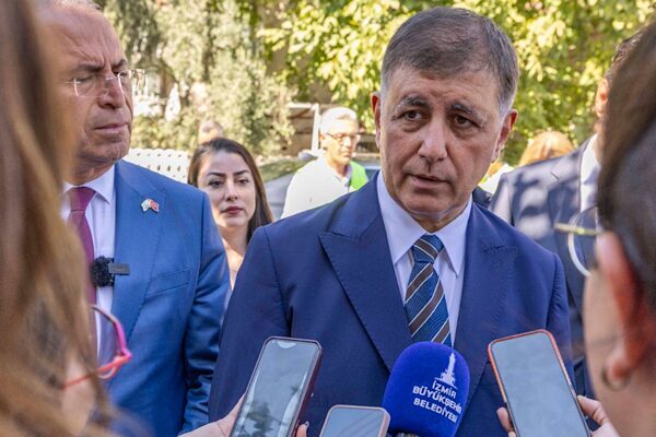İzmir Büyükşehir Belediye Başkanı Dr. Cemil Tugay, Çiğli’deki Harmandalı Düzenli