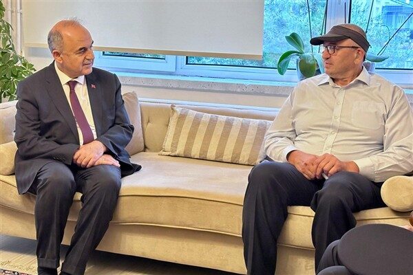 İlk ziyaretini Altınordu ilçesi Cumhuriyet mahallesinde ikamet eden Gazi Piyade