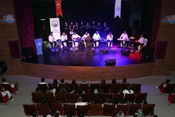 Van Büyükşehir Belediyesi Konservatuvarı öğrencileri ve eğitmenleri, Hacıbekir Kültür Merkezi