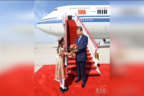 Çin Cumhurbaşkanı Xi Jinping, Xinjiang Uygur Özerk Bölgesi’nde farklı etnik