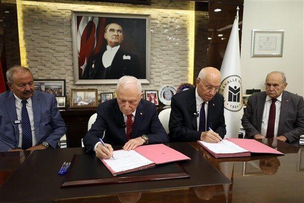 Belediye binasında gerçekleşen imza törenine, Yenimahalle Belediye Başkanı Fethi Yaşar,