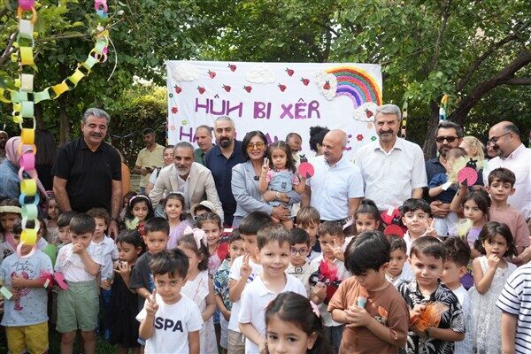Kültür ve Sosyal İşler Müdürlüğü bünyesinde çok dilli hizmet veren