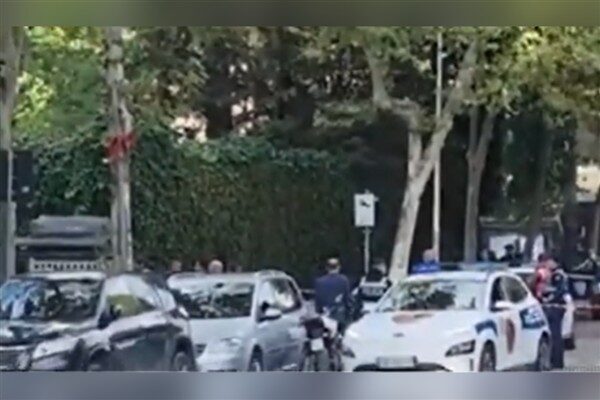 Arnavutluk basınında yer alan haberlere göre, saldırıda iki kişi daha