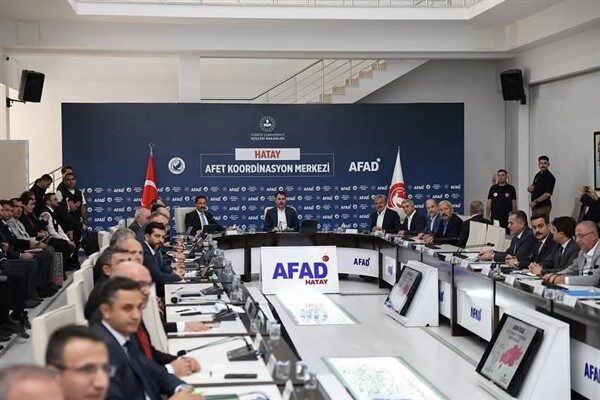 Toplantıya Bakan Kurum’un yanı sıra Hatay Valisi Mustafa Masatlı ve