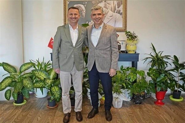 Ziyaret sırasında iki başkan, ilçelerin gelişimine katkı sağlayacak projeler ve