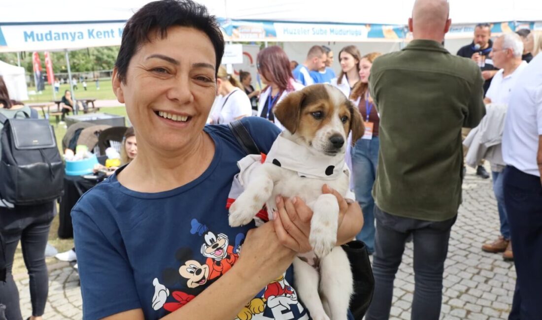 Yuvalandırma Şenliği’nin ikincisi, ‘Satın alma, yuvam ol’ sloganıyla Merinos Parkı’nda