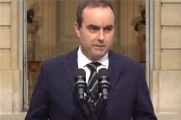 Elysee Sarayı'ndan yapılan açıklamada, Başbakan Sebastien Lecornu'nun Pazartesi günü Emmanuel