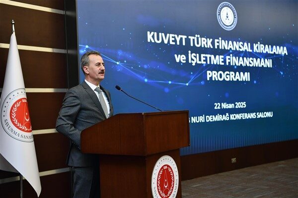 Savunma Sanayii Başkanı Haluk Görgün, Sağlık Bakanı Kemal Memişoğlu ile