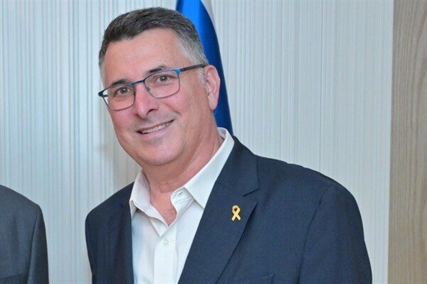 İsrail Dışişleri Bakanı Gideon Saar, Letonya Dışişleri Bakanı Baiba Braze