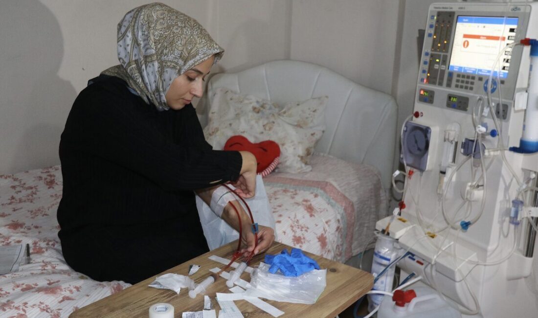 Rize’de Eda Gül Genç, devlet destekli ev hemodiyaliz cihazıyla haftada