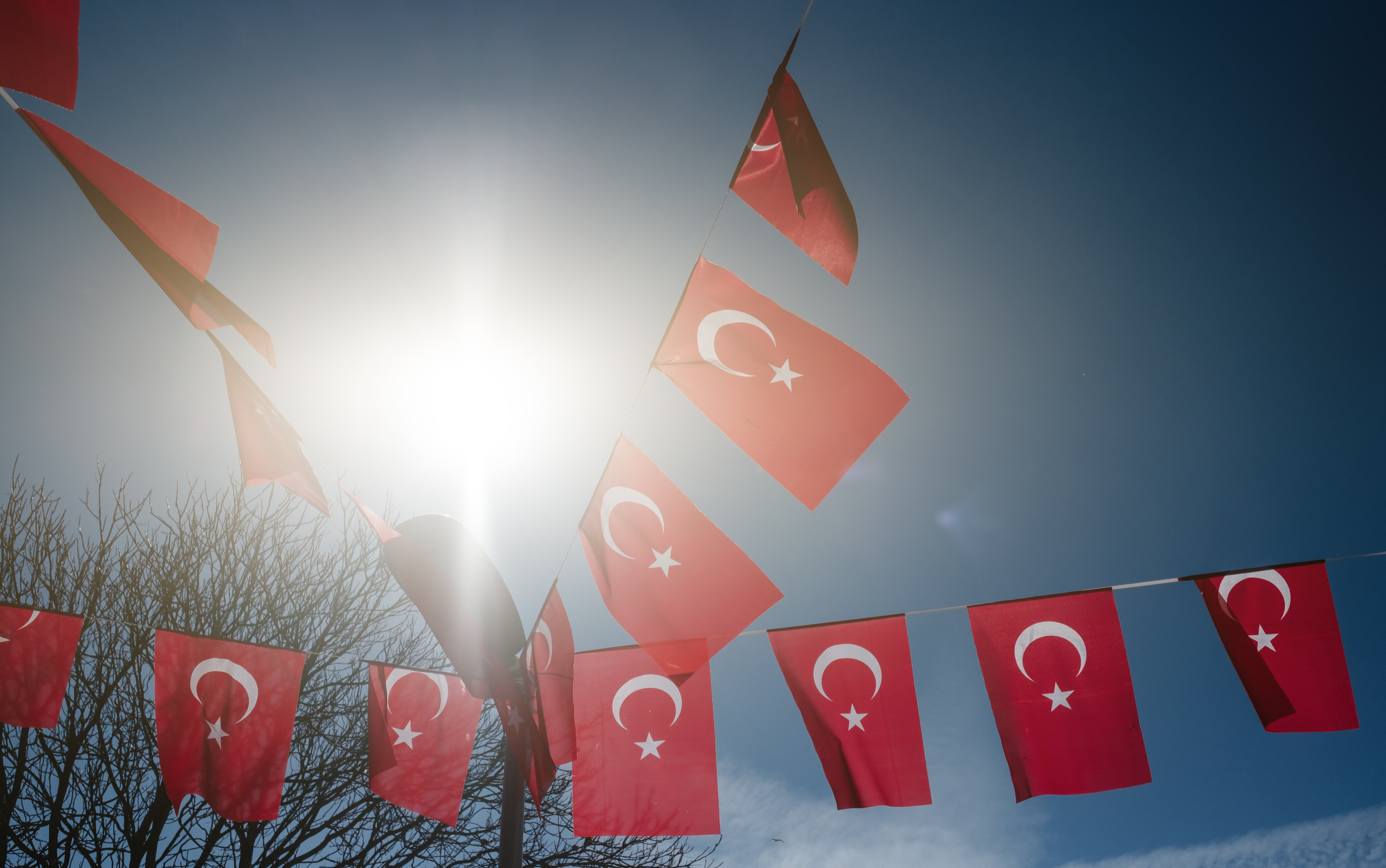 Cumhuriyet Bayramı arifesi olan 28 Ekim 2025’te, kamu kurumları ve