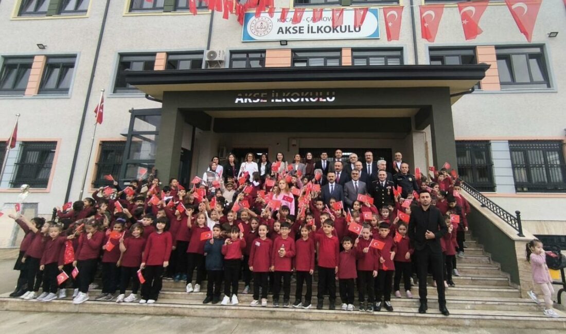 Kocaeli Valisi İlhami Aktaş, Çayırova ziyaretlerinde İlçe Nüfus Müdürlüğü’nde incelemelerde