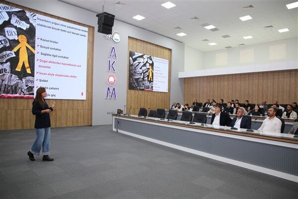 Van Büyükşehir belediyesi kurum içi hizmet eğitimlerine devam ediyor. Afet