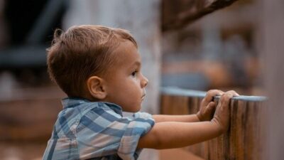 Russell, Dünya Zatürre Günü kapsamında yaptığı açıklamada, zatürrenin önlenebilir bir